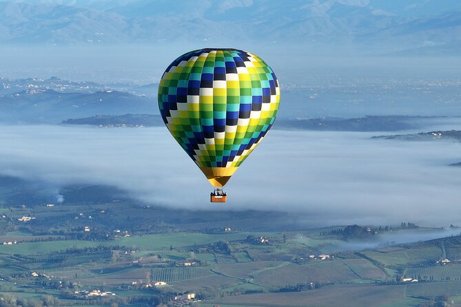 Hot air balloon over the hills of Pienza, Montalcino and Val D'Orcia - Following the wind: what you can expect from the time you lift off