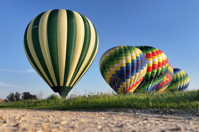 Hot air balloon over the hills of Pienza, Montalcino and Val D'Orcia - Val d’Orcia and Siena from the air