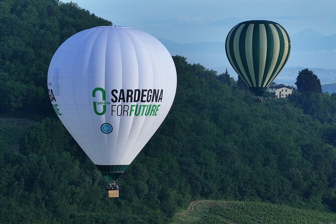 Hot air balloon over the hills of Pienza, Montalcino and Val D'Orcia - Small-group setup: up to 10 travelers and a 6-person basket plus pilot