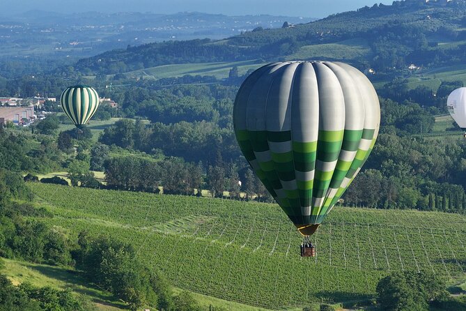 Hot air balloon over the hills of Pienza, Montalcino and Val D'Orcia - Weather, cancellations, and planning around the unknown