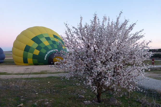 Hot Air Balloon Ride in Segovia with Toast, Picnic and Video - Why this Segovia balloon flight feels different from a regular sightseeing day