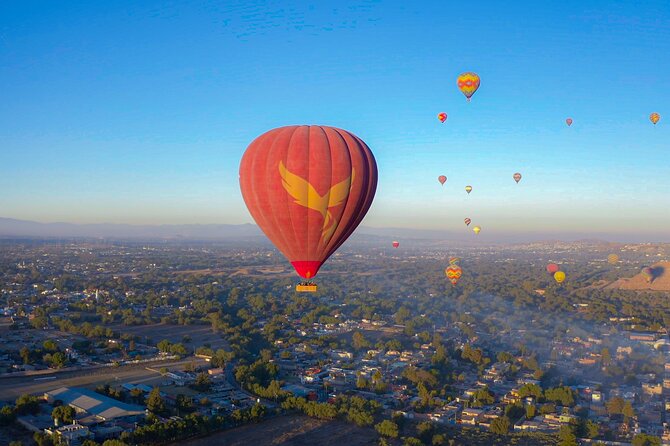 Hot Air Balloon Ride Over Teotihuacán Pyramids from Mexico City - Von Navi reception: coffee, snacks, and getting organized