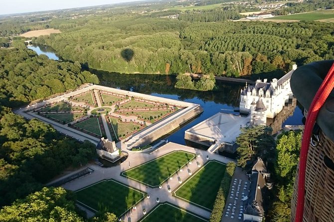 Hot-Air Balloon Ride over the Loire Valley, from Amboise or Chenonceau - From your hotel to the launch site: how the morning or evening starts