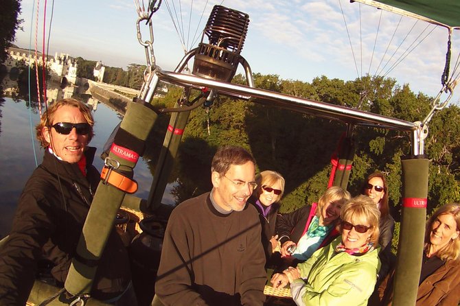 Hot-Air Balloon Ride over the Loire Valley, from Amboise or Chenonceau - Should you book the Loire hot-air balloon flight from Amboise or Chenonceau?