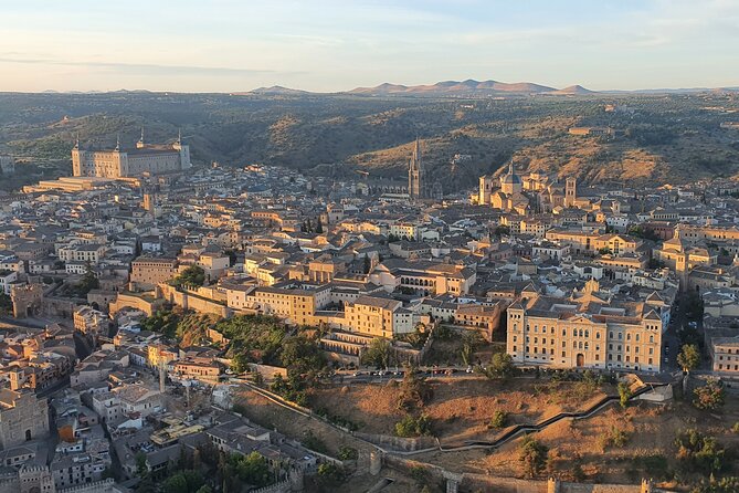 Hot-Air Balloon Ride over Toledo with Optional Transport from Madrid - The flight itself: you stand, the pilot watches the wind