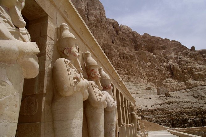 Hot-air Balloon ride, Visit the Kings Valley, Hatshepsut temple, - Colossi of Memnon: the fast stop that still lands