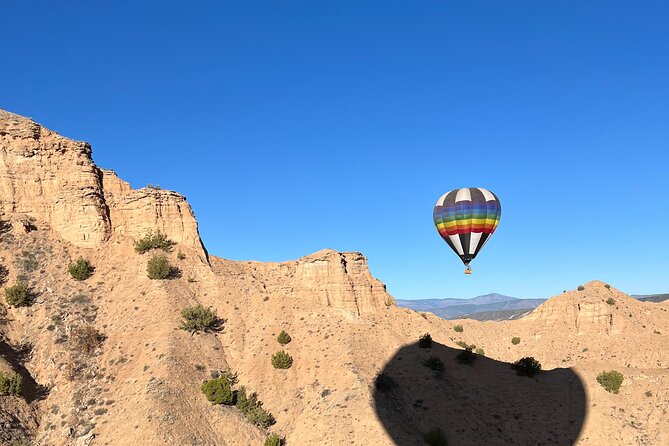 Hot Air Balloon Rides in Santa Fe - Touchdown and champagne: turning a landing into a celebration