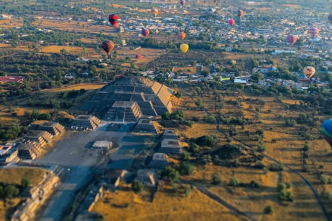 Hot Air Balloon Rides in Teotihuacan with Breakfast - Boarding the Balloon (Jupiter) and Pilot Instructions