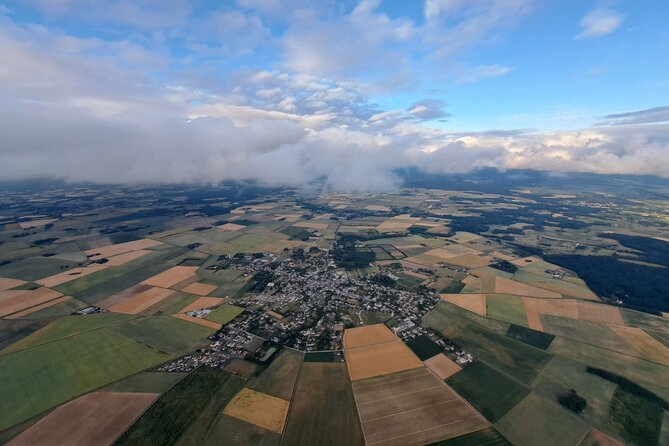 Hot air ballooning: Chambord, Blois, Chenonceau, Cheverny or Chaumont - Landing, Breakfast or Sparkling Wine, and the Flight Certificate