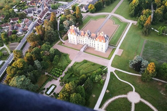 Hot air ballooning: Chambord, Blois, Chenonceau, Cheverny or Chaumont - Pickup and Launch-Day Flow: What Happens Before You Fly