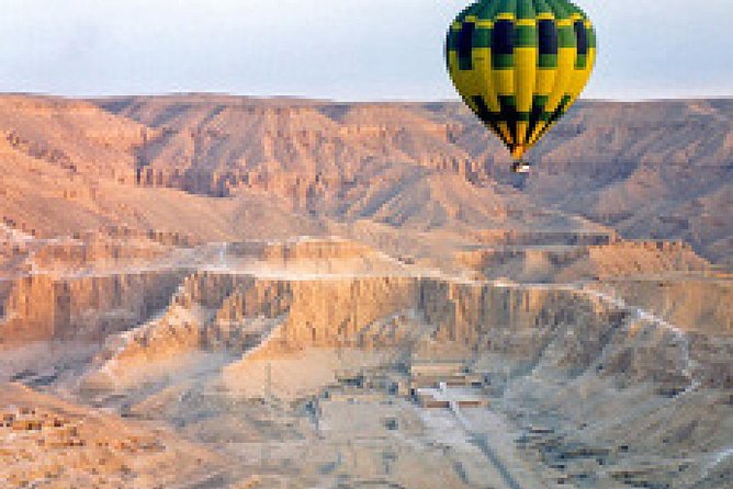 Luxor : Flying on Hot Air Balloon for Sunrise - The Motorboat Start: A Gentle Warm-Up Before Takeoff