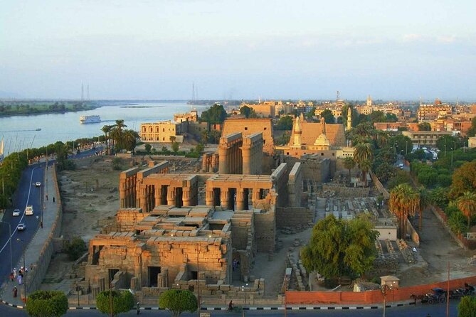 Luxor: Hot air Balloon Ride - Guide moments that turn views into stories