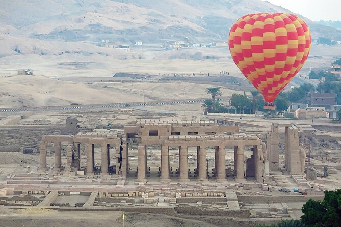 Luxurious Sunrise Hot Air Balloon Experiences in Luxor - The Hour in the Sky: What You’ll Actually See