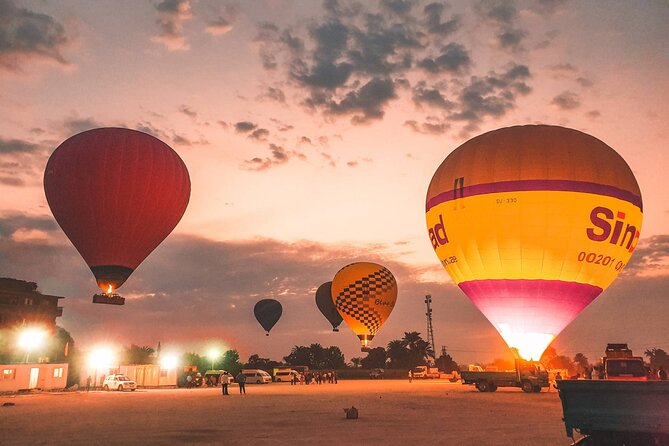 Luxury Sunrise Hot Air Balloon Breathtaking Views of the balloons - Stepping into the basket: shared flight plus safety briefing