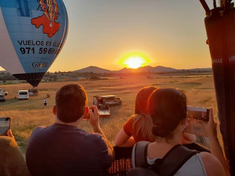 Mallorca: Hot Air Balloon Flight with Private Options - The 1-Hour Flight Experience: Photography-First Panoramas