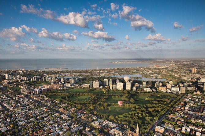 Melbourne sunrise balloon flight & champagne breakfast - Why Melbourne at sunrise looks different from any other time