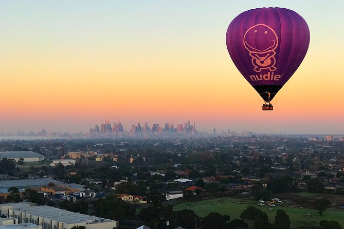 Melbourne sunrise balloon flight only - Who should book this sunrise balloon flight in Melbourne?