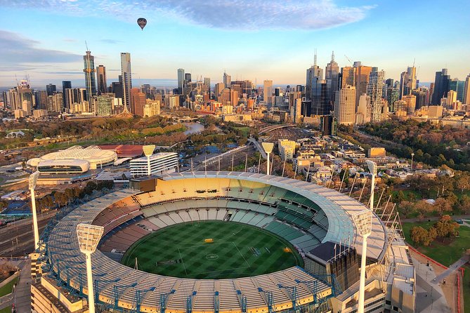 Melbourne Sunrise Hot Air Balloon Ride with GoPro Photos - The landing moment and the breakfast payoff at Pullman