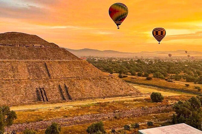Private Balloon and Teotihuacán Experience - Teotihuacán with an expert guide: making the pyramids click