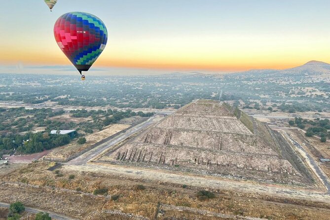 Private Balloon Flight in Teotihuacan with Breakfast in Cavern - Logistics that matter: meeting point, duration, and English-speaking guide