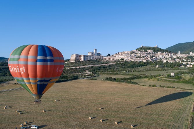 Professional hot air balloon rides at Assisi, Trasimeno in Umbria - When the Wind Changes the Route (And Why That’s Not a Dealbreaker)