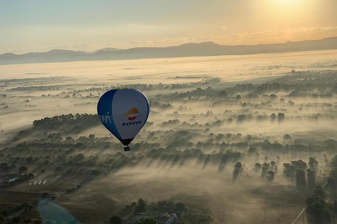 Romantic Sunrise Balloon Tour in Majorca - The ground reality: it’s not just sitting back