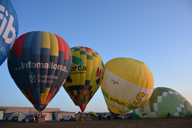 Romantic Sunrise Balloon Tour in Majorca - Breakfast, toast, and the post-flight “what now” moment