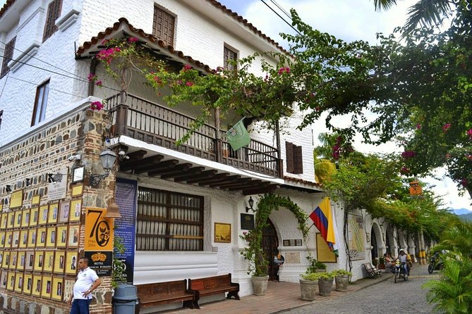 Santa Fe de Antioquia & Colonial Bridge Private Bilingual Guide - Ride in Comfort: What the 8.5 Hours Feels Like