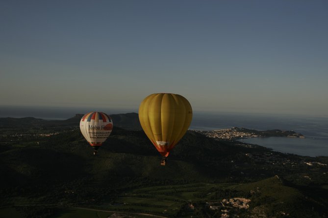Sunrise and Sunset Experience Hot Air Balloon Ride Mallorca - Landing is smoother than you expect—and you get the celebration