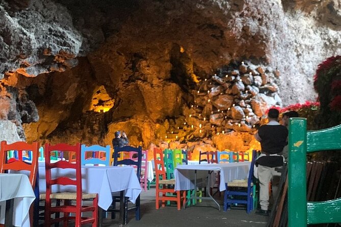 Sunrise Balloon Flight over Teotihuacan and Breakfast in Cueva - Ancestral Drink Tasting and the Silver + Obsidian Workshop