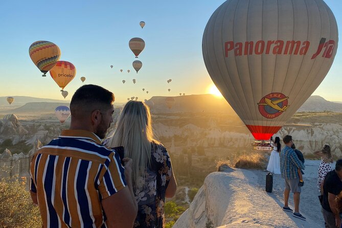 Sunrise Balloon Watching Tour with Photographer in Goreme - Snacks and small comforts: Why they matter at 5 am