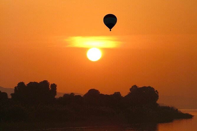 Sunrise Ballooning Luxor with Transfers Included - From lift-off to landing: what the 2 hours feels like