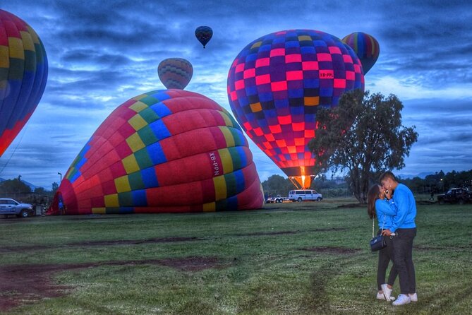 Sunrise HotAir Balloon Adventure Over Teotihuacan's Pyramids - VR360 Teotihuacán History Before You Fly (Sergio’s Role)