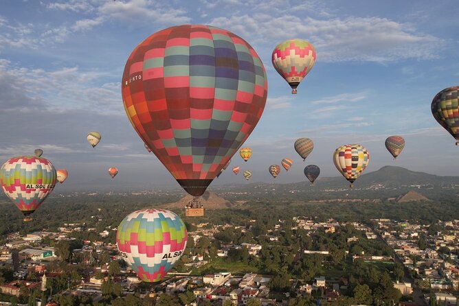 Teotihuacan Balloon Experience with Transportation and Breakfast - The balloon flight over Teotihuacan: what the morning feels like