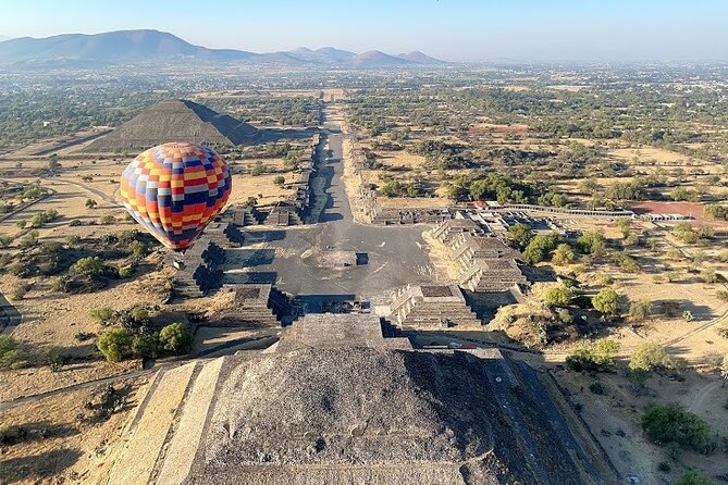 TEOTIHUACAN BALLOON RIDE (Private Transportation & Guided Tour) - The pyramids walk with a local guide: Sun, Moon, and the Avenue of the Dead
