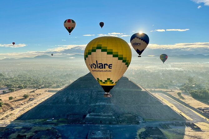 Teotihuacan Hot Air Balloon Flight from Mexico City / Volare - Basket reality: small group seating, no doors, and motion