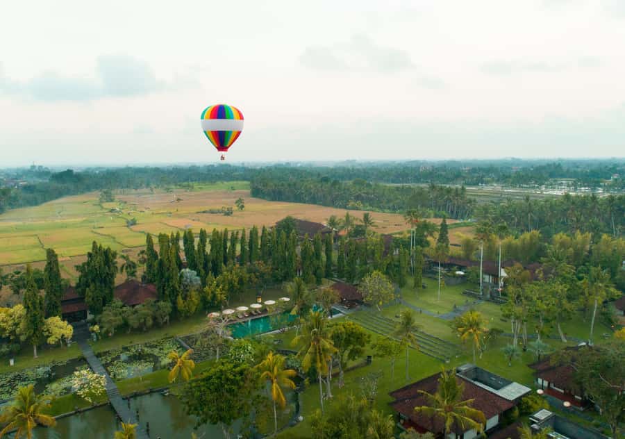 Ubud: Hot Air Balloon Experience - Group Size, Staff Style, and Feeling Safe in the Basket
