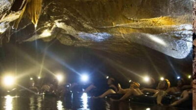 Vang Vieng: Hot Air Balloon,Kayak,Zipline,Blue lagoon1 Tour - Hot air balloon over Vang Vieng: sunrise vs sunset choices