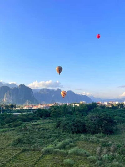 Vang Vieng: Hot Air Balloon Ride with City Hotel Pickup - Sunrise vs Sunset: How to Pick the Better Flight Window