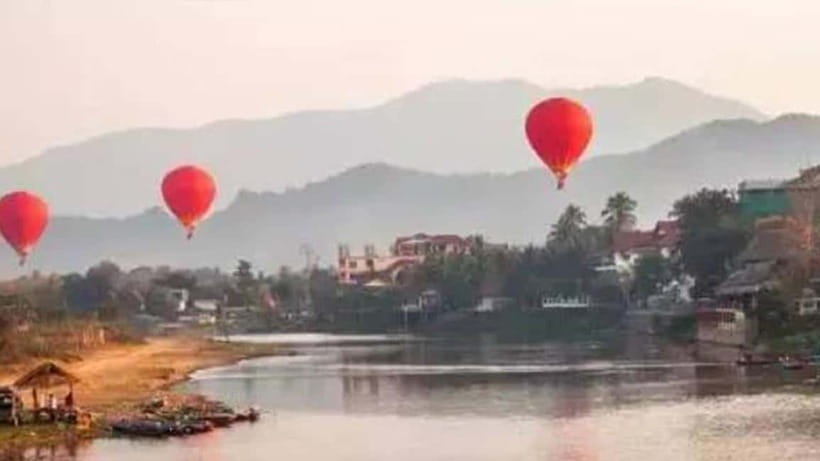Vang Vieng: Hot Air Balloon Ride with City Hotel Pickup - Timing Reality: Why Weather and Light Still Matter