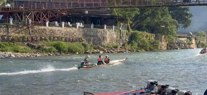 Vang vieng: Longtail boat&Hot Air Balloon&hotel pick-up - Hot Air Balloon over Nam Song: 30 Minutes with Real Wow Factor