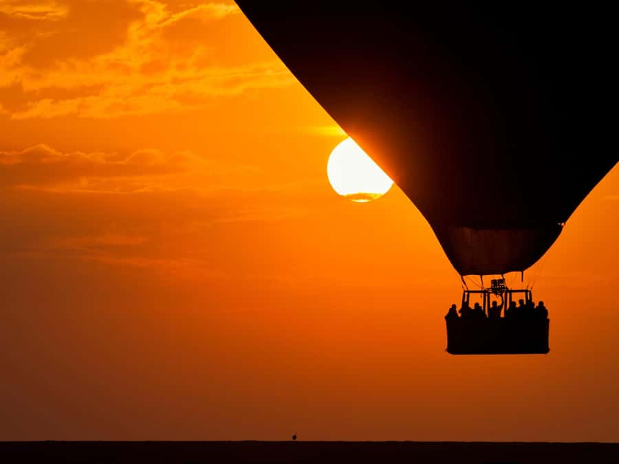 Wahiba Sands: Hot Air Balloon Experience - The landing ceremony: refreshments and a medal souvenir