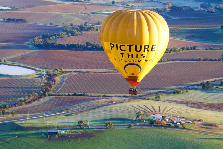 Yarra Valley: Hot Air Balloon Experience - The 4-hour morning schedule, from pickup to landing