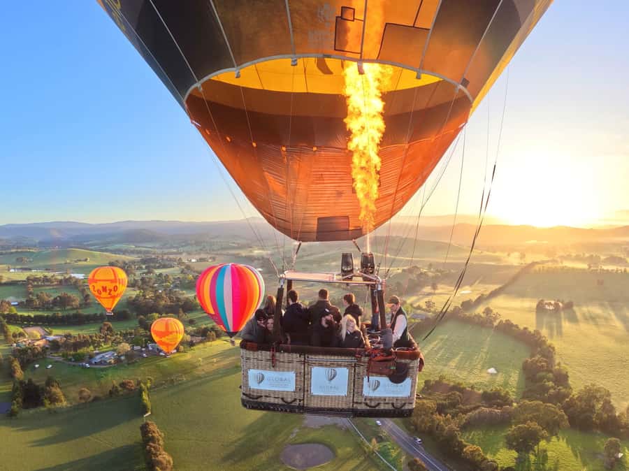 Yarra Valley: Hot Air Balloon Flight & Buffet Breakfast - Why Yarra Valley sunrise makes ballooning feel effortless