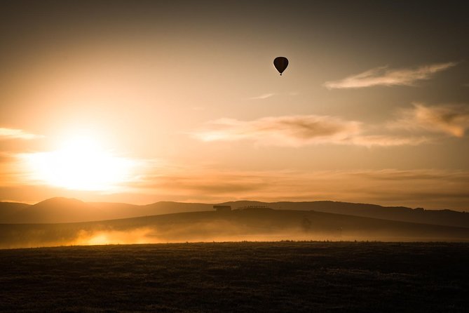 Yarra Valley sunrise balloon flight & champagne breakfast - Key Points at a Glance