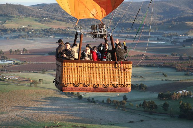 Yarra Valley sunrise balloon flight only - Optional breakfast after: RACV Healesville Country Club add-on